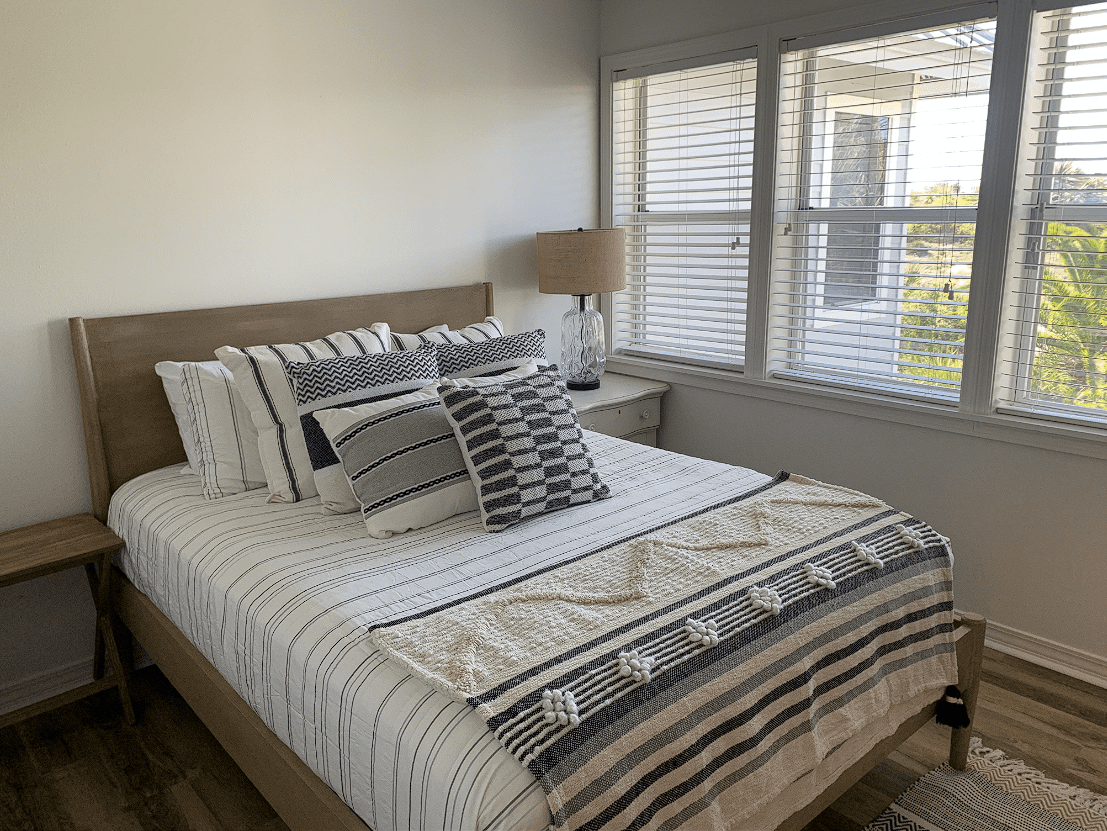 30A: 01 Oasis East - Image 9