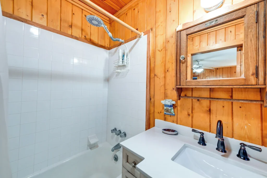 10_En Suite Bathroom