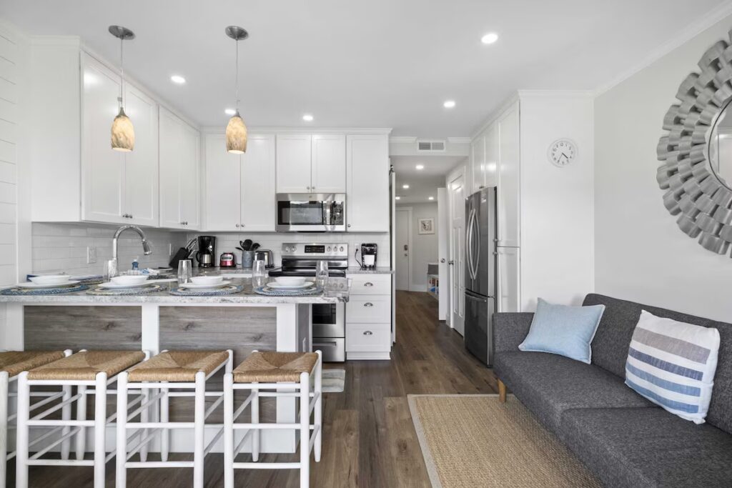 1_Dining Area and Kitchen