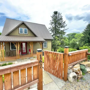 Brevard: Mountain Chalet