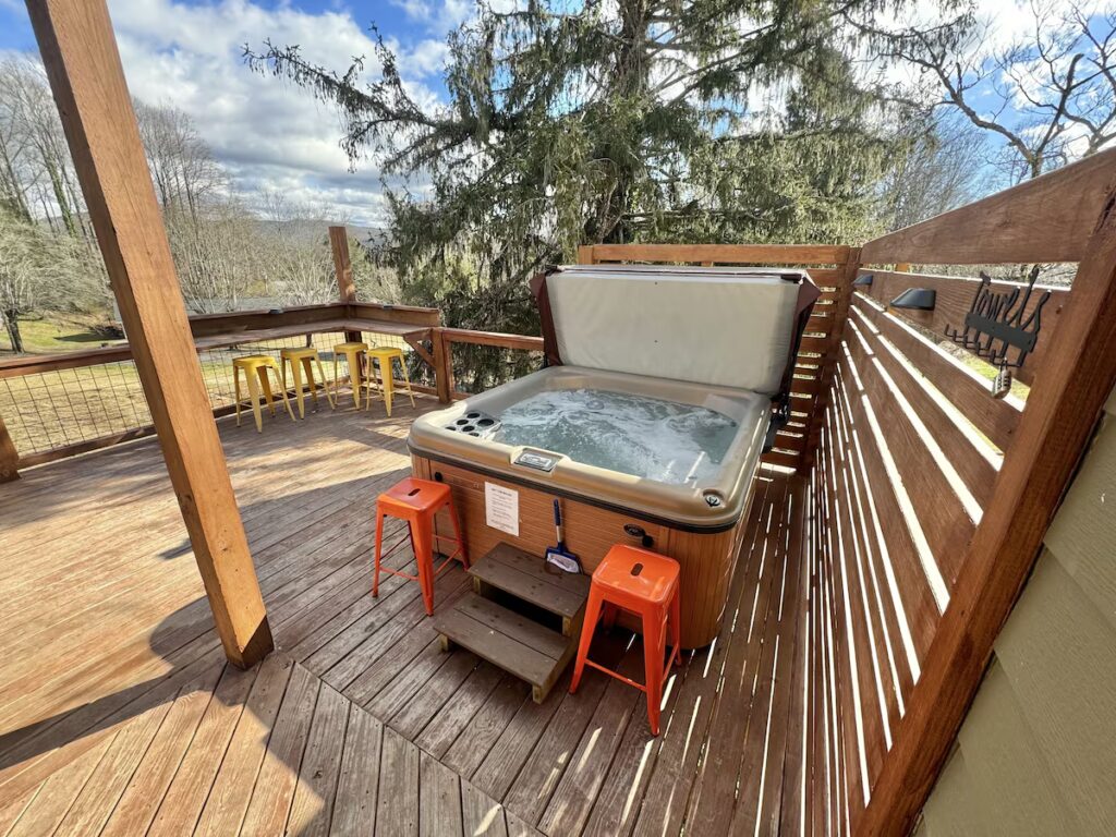3_Hot Tub
