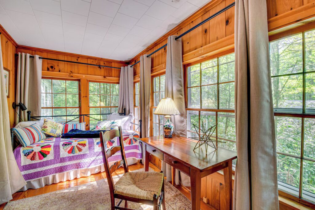 7_Sunroom_Twin Daybed w_ Twin Trundle_Twin Daybed