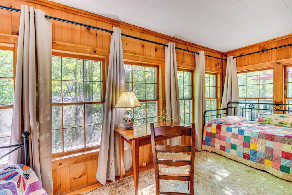 8_Sunroom-Twin Daybed w- Twin Trundle-Twin Daybed