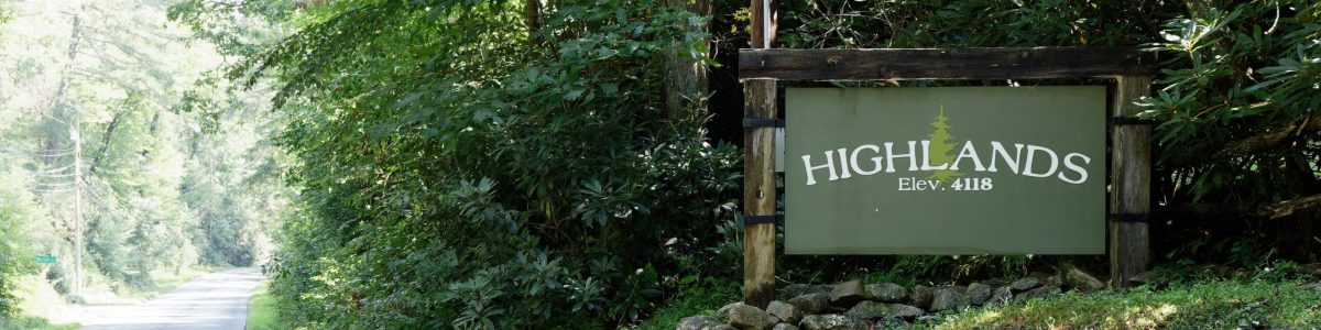 Highlands,,Nc,-,August,23:,A,Sign,At,The,Town